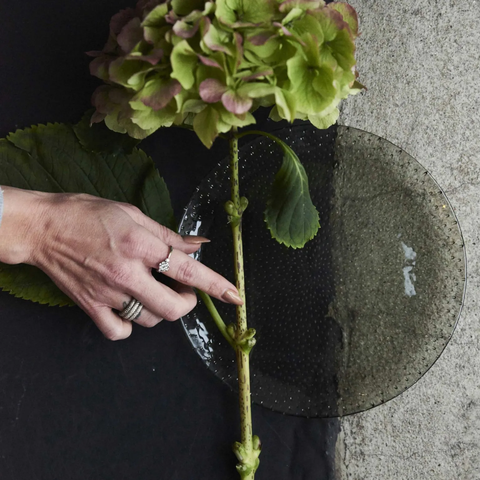 Aida Flacher Teller 22,5cm grau