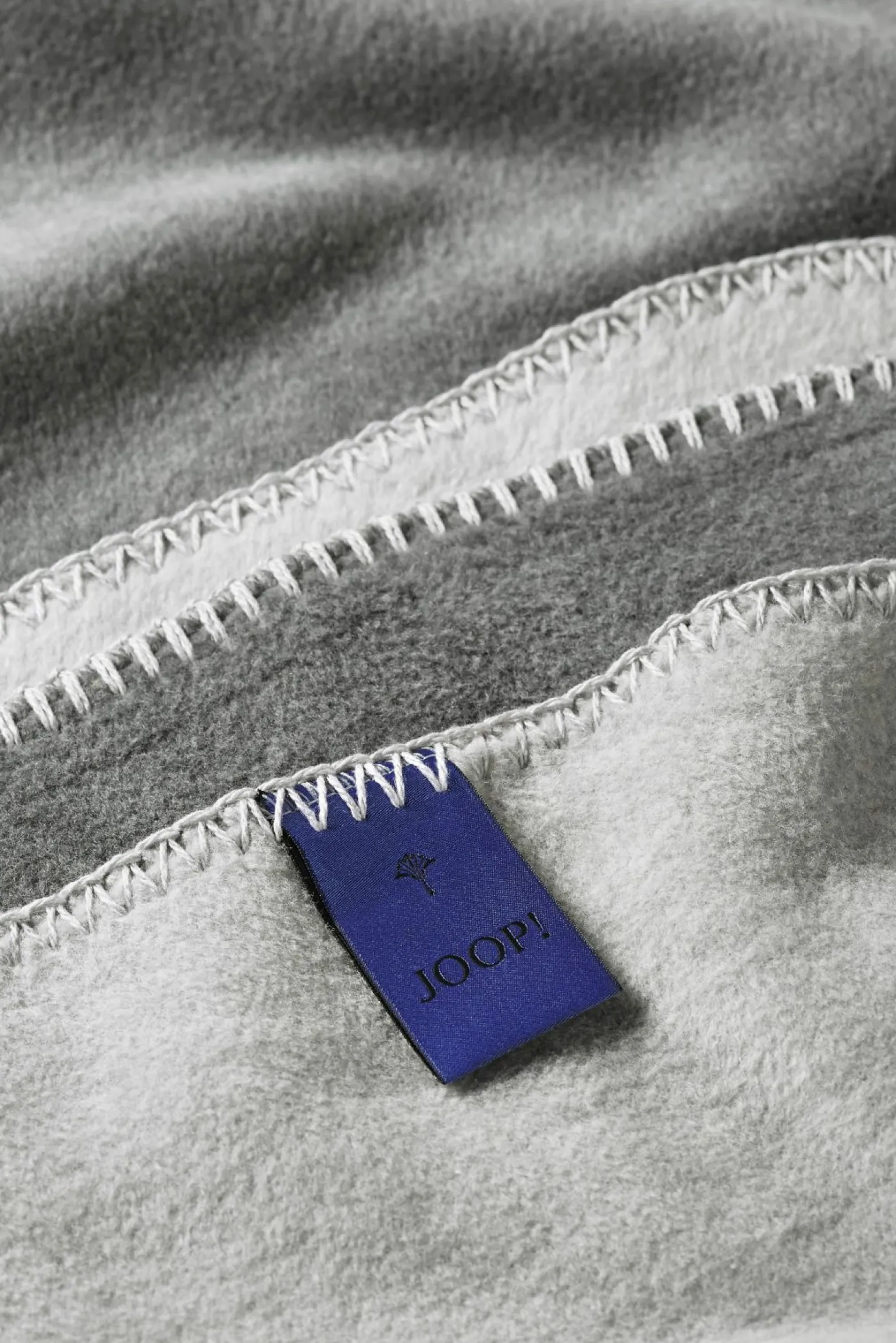 JOOP! Wohndecke grau