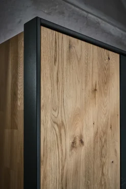 Kleiderschrank braunschwarz