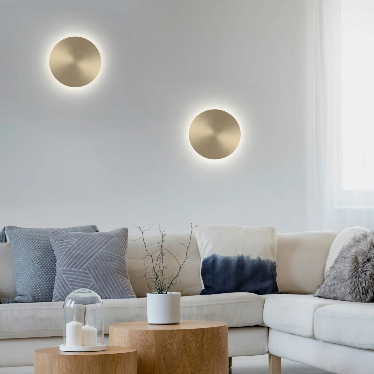 Paul Neuhaus LED-Akku-Wandleuchte goldfarben