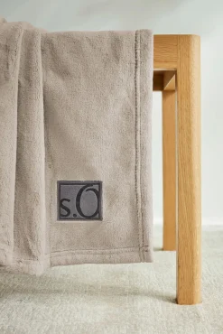 s.Oliver Wohndecke beige